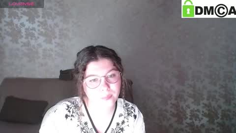 Welcome guys  Pleasure to see you all here  My name is MichaelaTip menu is active Private is open  online show from March 2025 09:10:02 AM