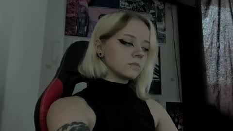 Snapshot of holy_mistresss chatting on July 2026 07:27:02 AM holy_mistresss online show from July 2026 07:27:02 AM