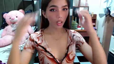 holy_molly1 online show from November 2025 01:32:02 PM
