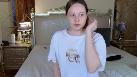 holybabydoll online show from November 2025 11:24:01 AM