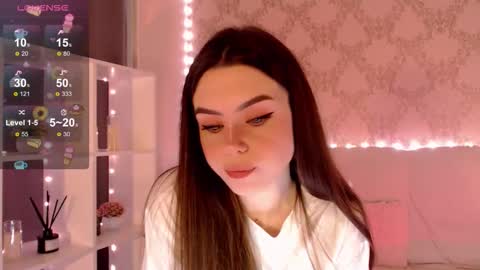 Mia online show from September 2025 03:30:02 AM