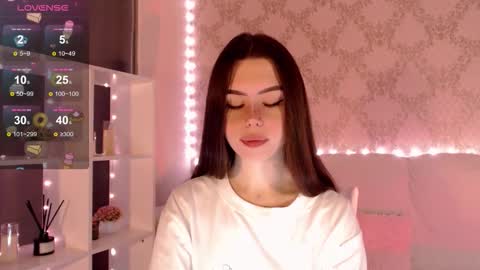 Mia online show from October 2025 03:48:01 AM