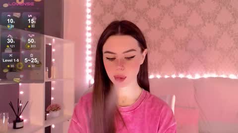 Mia online show from October 2025 03:39:02 AM