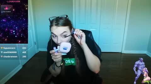 Snapshot of holyweed420 chatting on January 2025 09:25:01 PM Viktoria online show from January 2025 09:25:01 PM