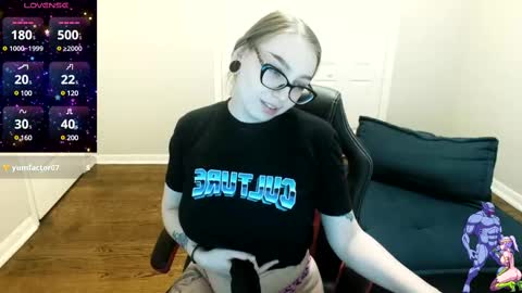 Snapshot of holyweed420 chatting on March 2025 12:39:02 AM Viktoria online show from March 2025 12:39:02 AM