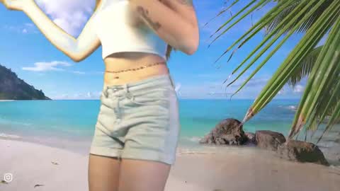 honeeeey_ online show from October 2025 11:05:02 PM