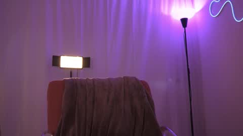 honeeeey_ online show from November 2025 10:20:02 PM