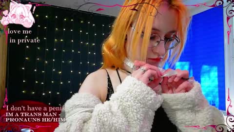 Honelints boyblonde hair AsterMIntfemboybrown hair online show from March 2025 11:27:01 AM