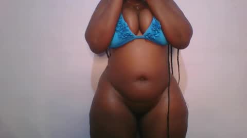 honey_beb online show from October 2025 05:24:02 PM