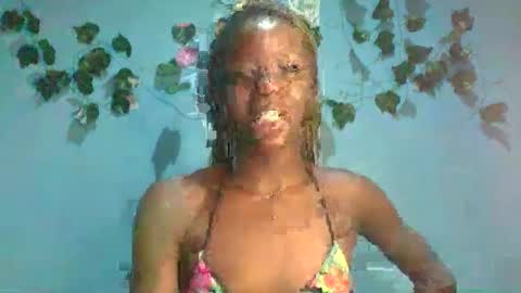 Queen online show from October 2025 10:45:01 PM