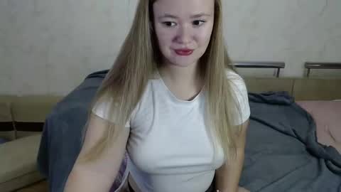 Snapshot of honey_caramelle chatting on December 2024 12:40:02 PM honey_caramelle online show from December 2024 12:40:02 PM