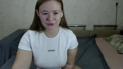 Snapshot of honey_caramelle chatting on December 2024 04:59:02 PM honey_caramelle online show from December 2024 04:59:02 PM
