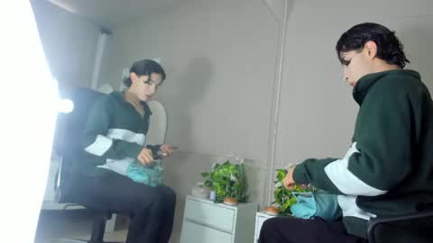 honey_hex_ online show from May 2026 12:33:01 PM
