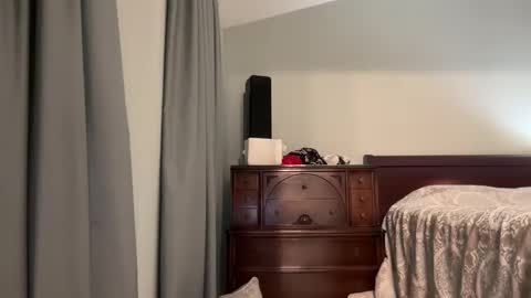 honey_man14 online show from April 2026 04:43:02 PM