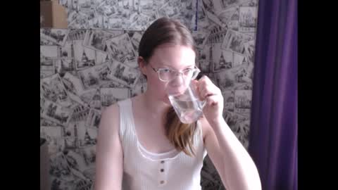 Lina online show from February 2025 11:52:01 AM