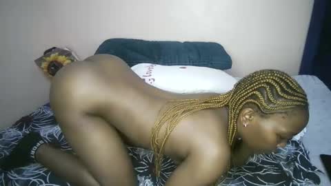 honey_nubia0 online show from February 2026 06:59:02 PM