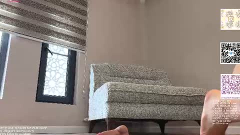 Snapshot of honey_sunshine chatting on June 2026 05:23:01 AM Jenyanew vid how I squirt in forest in bio online show from June 2026 05:23:01 AM