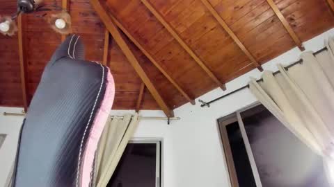 Isabella  online show from November 2025 03:18:02 AM