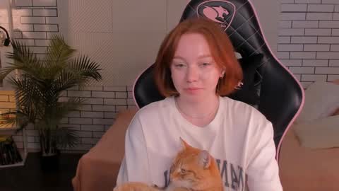 honeyautumn online show from December 2024 05:32:01 AM