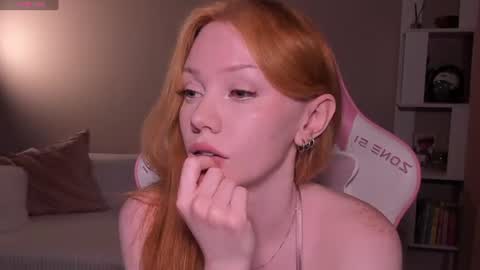Snapshot of honeyautumn chatting on June 2026 06:13:02 PM honeyautumn online show from June 2026 06:13:02 PM