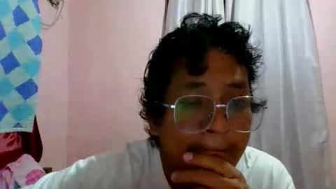 Honeybee online show from May 2026 04:28:01 PM
