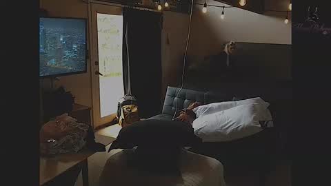 Snapshot of honeybuhnny chatting on April 2026 02:14:01 AM honeybuhnny online show from April 2026 02:14:01 AM