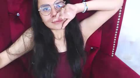 Emily online show from November 2025 01:54:02 PM