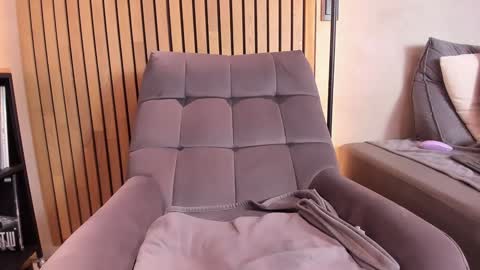 Sofia independent model online show from December 2024 02:24:02 PM