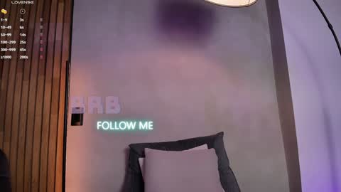 Sofia independent model online show from January 2025 02:25:02 PM