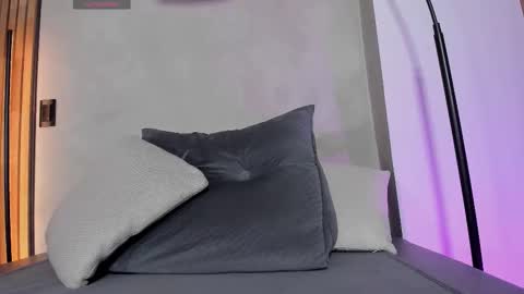 Sofia independent model online show from September 2025 11:21:02 AM