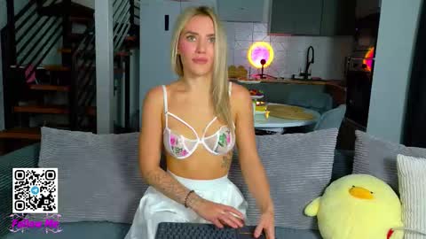 Alina online show from September 2025 03:00:02 PM