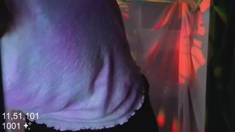 Molly  online show from November 2025 05:51:02 AM