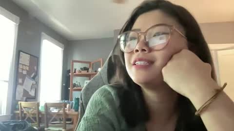 HoneySunshineNeko online show from April 2026 06:33:02 PM