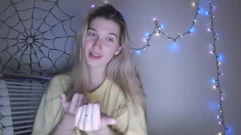 honeyveil online show from December 2025 02:20:01 AM