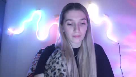 honeyveil online show from March 2026 08:57:02 PM