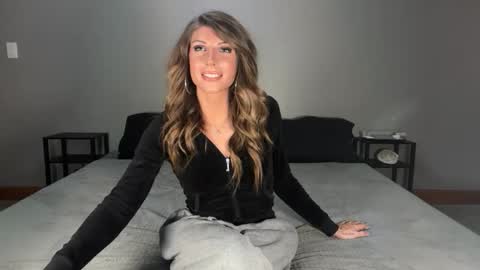 Snapshot of honeyvelourts chatting on February 2026 12:07:01 AM HoneyVelourTS online show from February 2026 12:07:01 AM