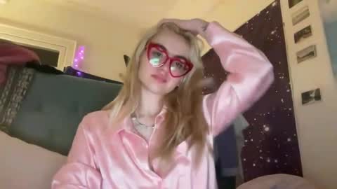 Emi Rose online show from February 2025 06:54:01 AM