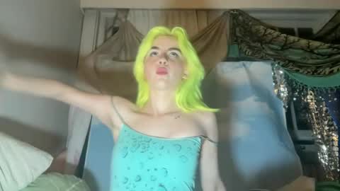 Snapshot of honeyxlimbed chatting on June 2026 04:00:01 AM Emi Rose online show from June 2026 04:00:01 AM