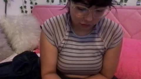 honeyyy89 online show from March 2026 03:05:02 PM