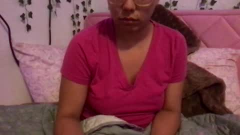 honeyyy89 online show from April 2026 08:01:01 AM