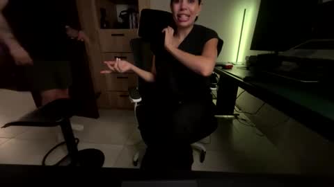 Snapshot of honnyhotbunny chatting on March 2026 06:41:02 AM HonnyHotBunnies online show from March 2026 06:41:02 AM