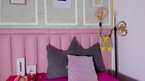 holly online show from January 2026 09:18:01 PM