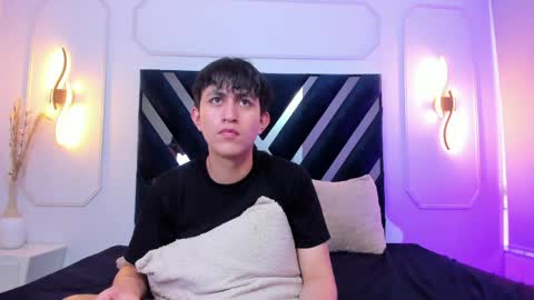 hoot_booys_ online show from March 2026 09:05:01 PM