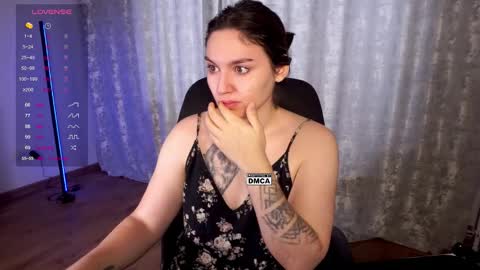 Karina online show from November 2025 02:00:02 AM