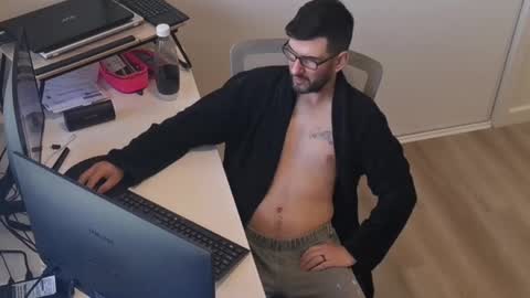 hopefulguy86 online show from October 2025 10:40:01 PM