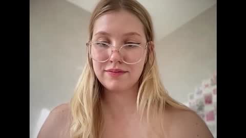 Audrey online show from September 2025 02:38:01 AM