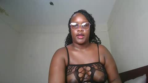 Snapshot of horny_sexxy_babe chatting on February 2026 01:23:01 AM Lucy online show from February 2026 01:23:01 AM