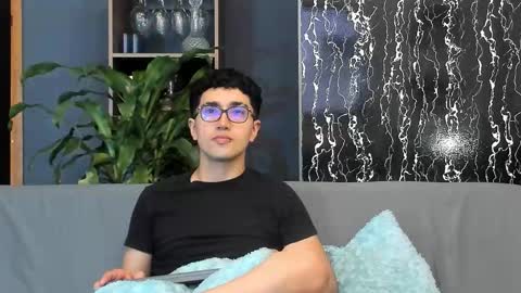 Alex and Camilo online show from September 2025 08:41:02 PM