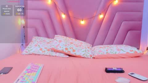 Khloe  online show from November 2025 12:52:01 PM