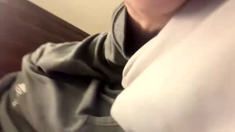 Justin 7 inches online show from March 2026 04:40:02 PM